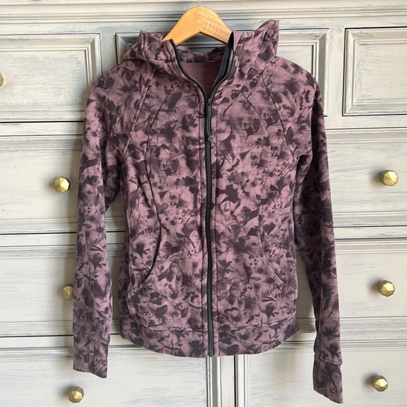 Lululemon Scuba sweatshirt size 6. - Picture 1 of 1